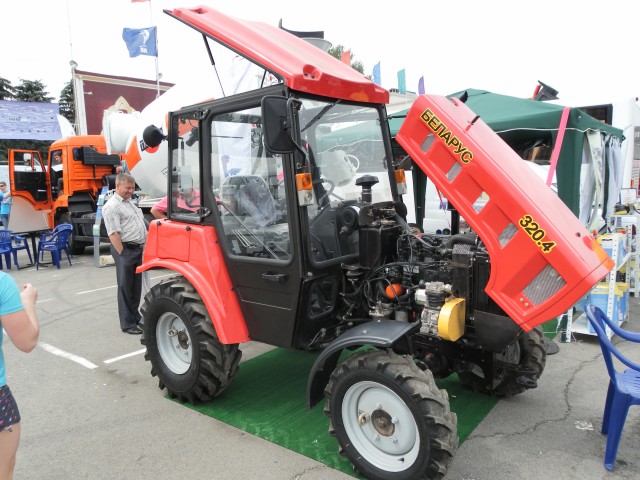 мтз320.4.jpg МТЗ 320.jpg
